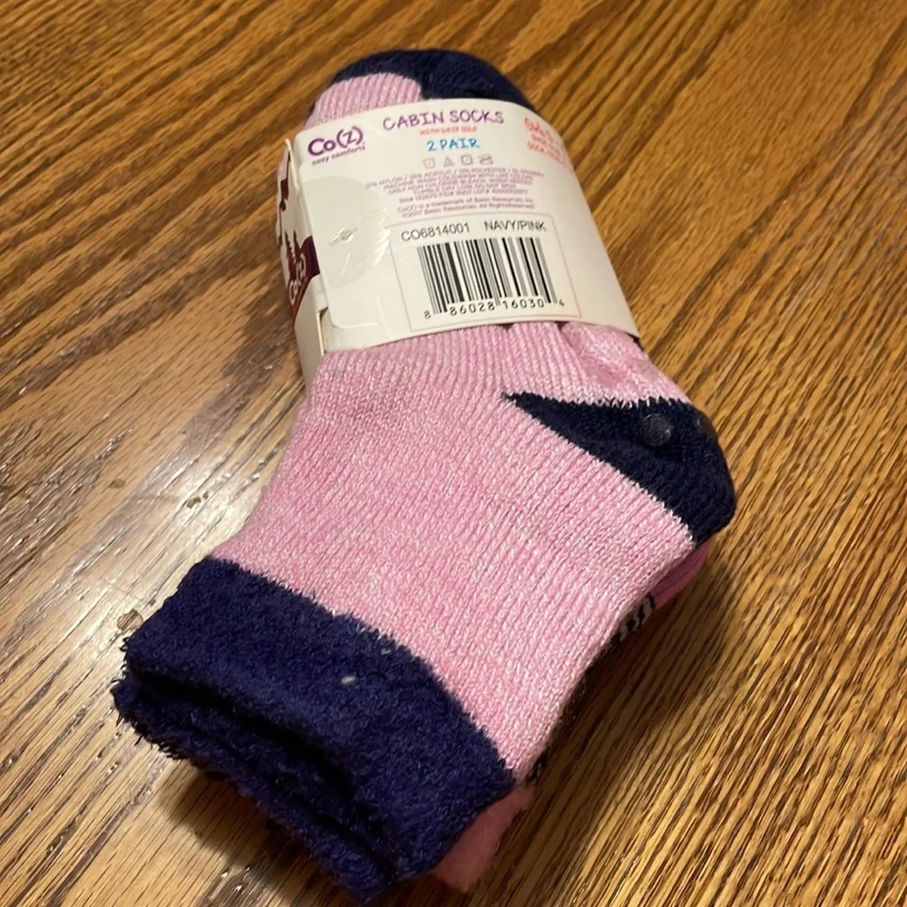 Girls cozy, comfy cabin socks with grip sole & aloe infused